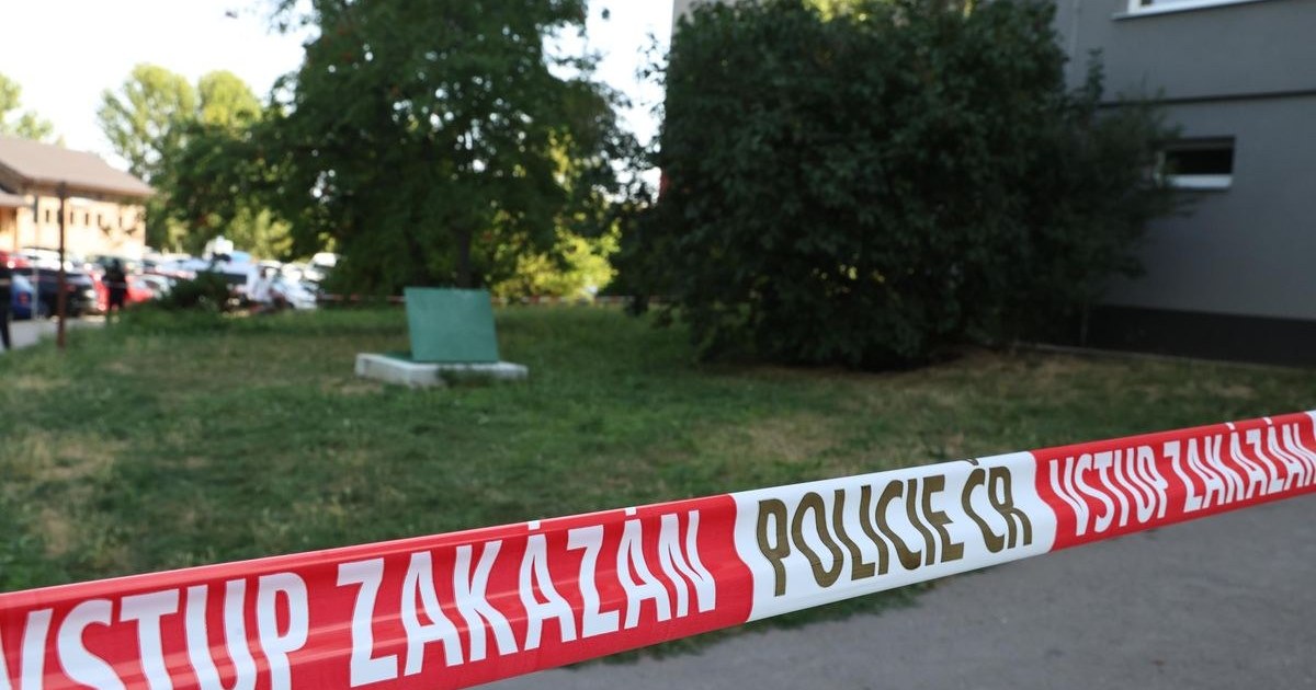 Při tlakové zkoušce potrubí v Praze zemřel muž, další dva se zranili