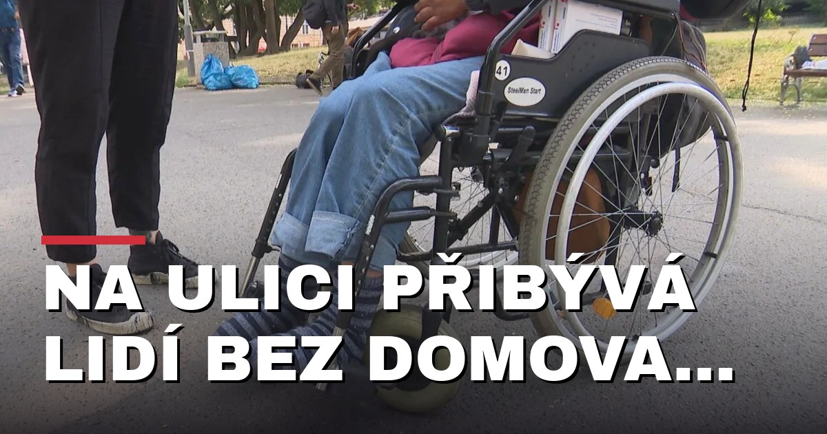 Na ulici přibývá lidí bez domova na vozíku, chybí pro ně bezbariérová péče